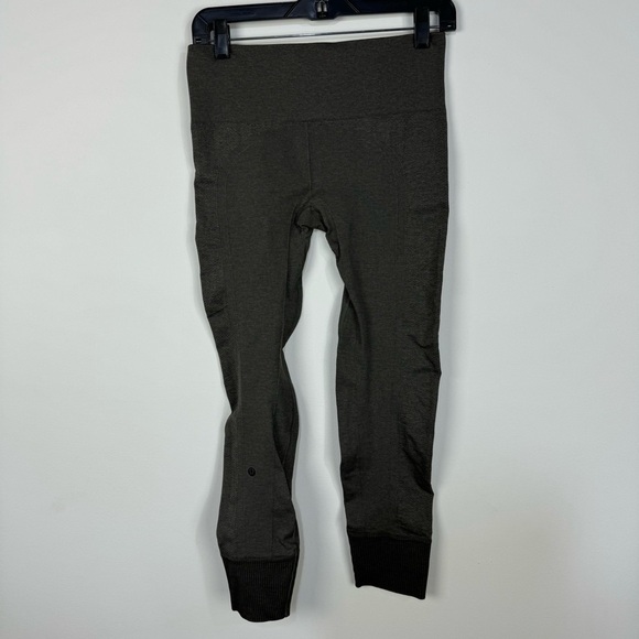 Lululemon Olive Green Seamless Cropped Leggings athletic athleisure - Picture 2 of 4